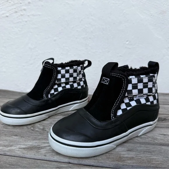 Vans Kids Black and White Checkered Waterproof Boots - Picture 9 of 15